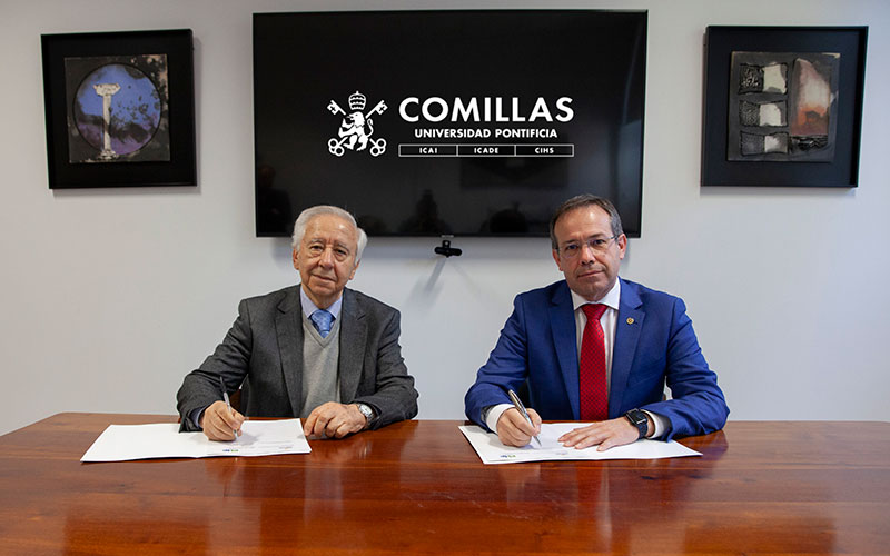 Lázaro González y Mariano Ventosa firman el convenio.