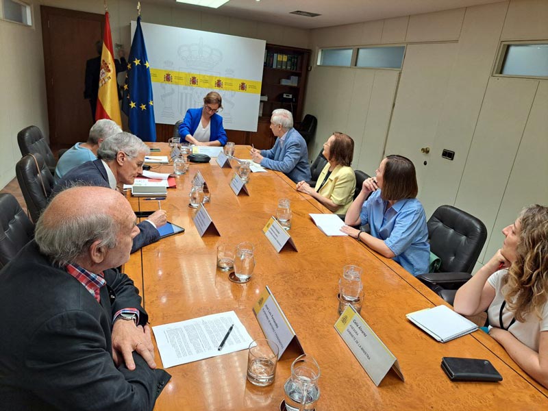 Reunión de la PMP con la ministra de Sanidad