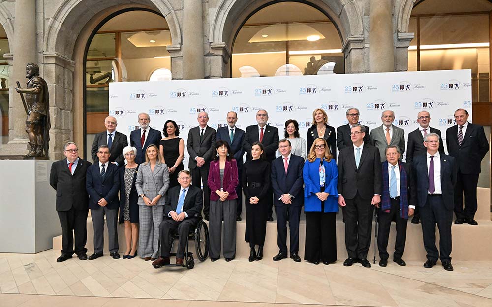 La PMP recibió un reconocimiento como entidad colaboradora Foto de familia del acto