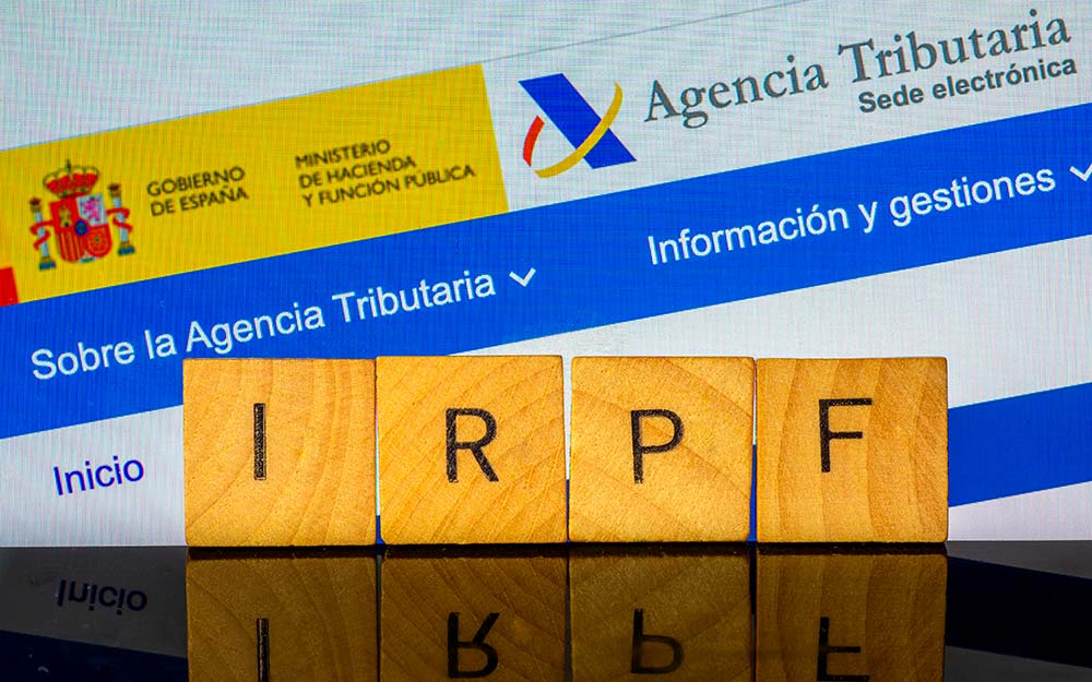 Reconoce “el derecho, que no la obligación” a usar la plataforma digital de la Agencia Tributaria Agencia tributaria.