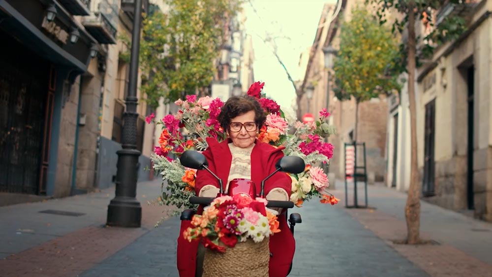 La campaña promueve un nuevo modelo de cuidados más justo y comunitario Fotograma del vídeo de la campaña Nos Cuidamos