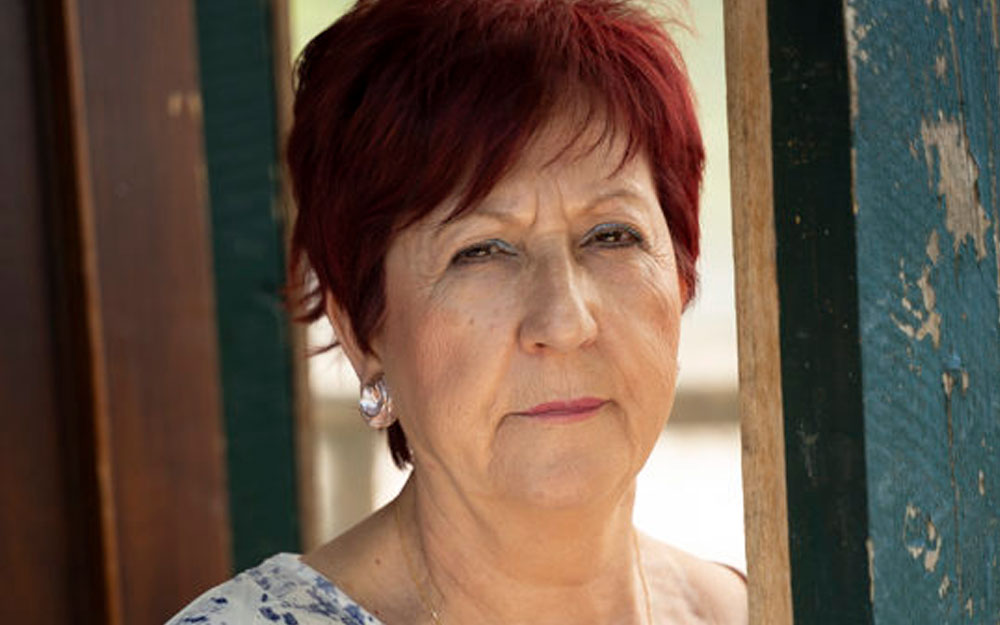 Ofrece recursos prácticos para ayudar a las mujeres mayores a reconocer, comprender y actuar frente a las formas de violencia más invisibilizadas Retrato de una mujer