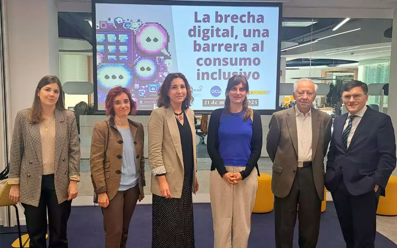 Así lo ha puesto de manifiesto un seminario organizado junto a la OCU Foto de familia de los participantes en el seminario