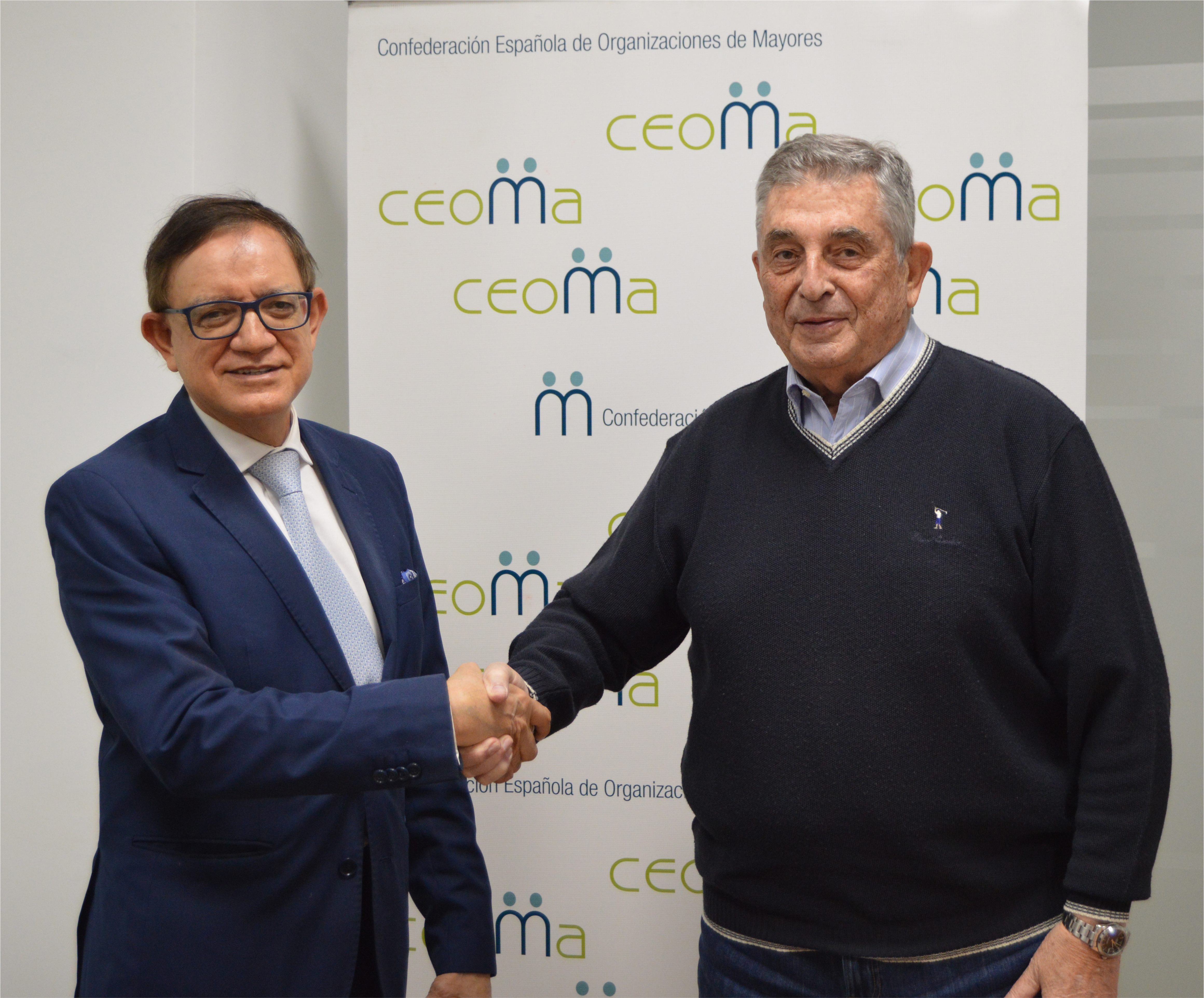 CEOMA y FUCI demandan que el Gobierno garantice el derecho del cliente bancario a elegir libremente el formato de sus comunicaciones Imagen de los representantes de CEOMA y FUCI