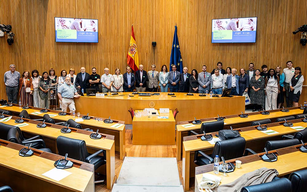 Foto de familia con los participantes en la jornada