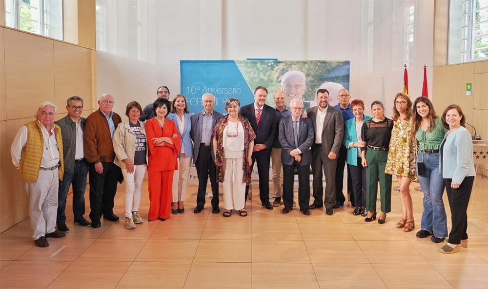 Contó con la participación de la PMP en la mesa redonda sobre soledad foto de familia de la jornada celebrada por Foro Lidea