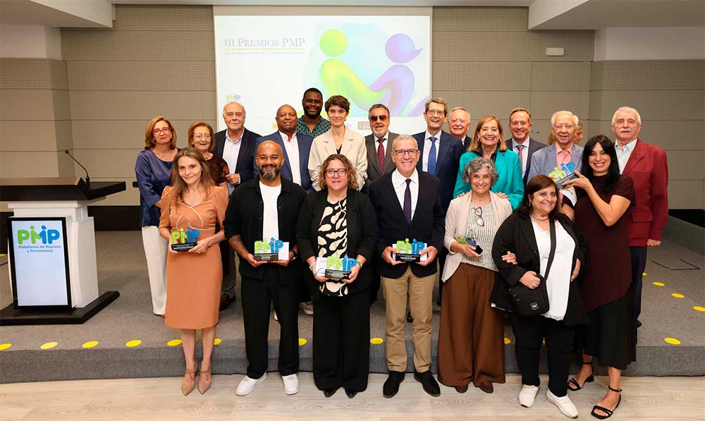 Foto de familia con los premiados