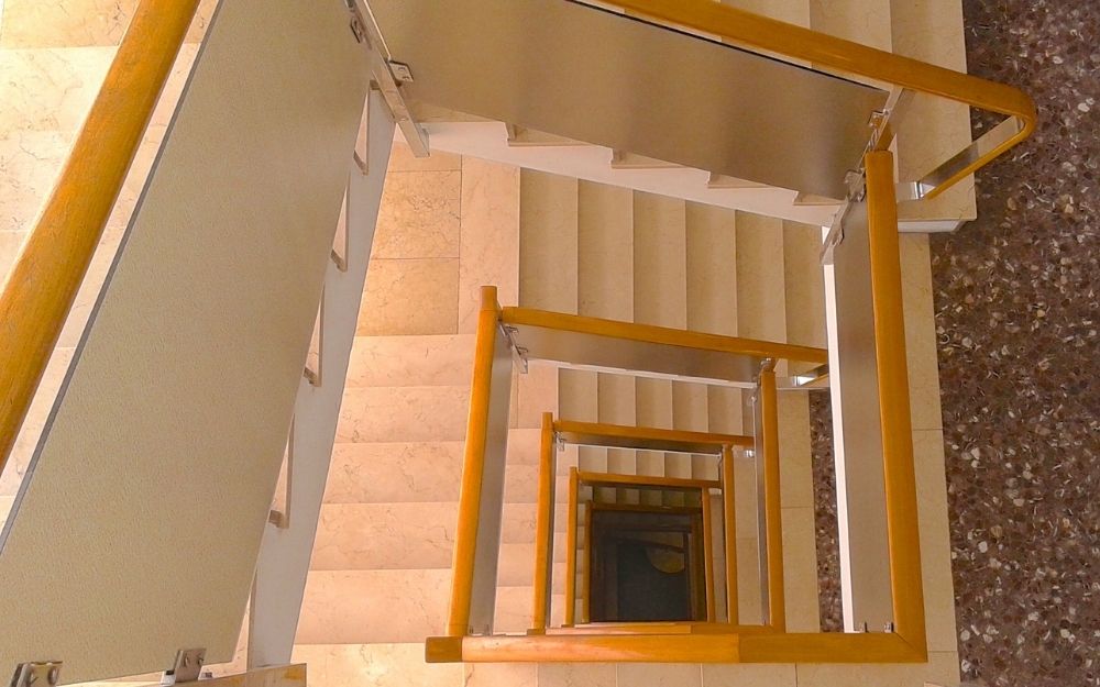 Hueco de una escalera de vecinos