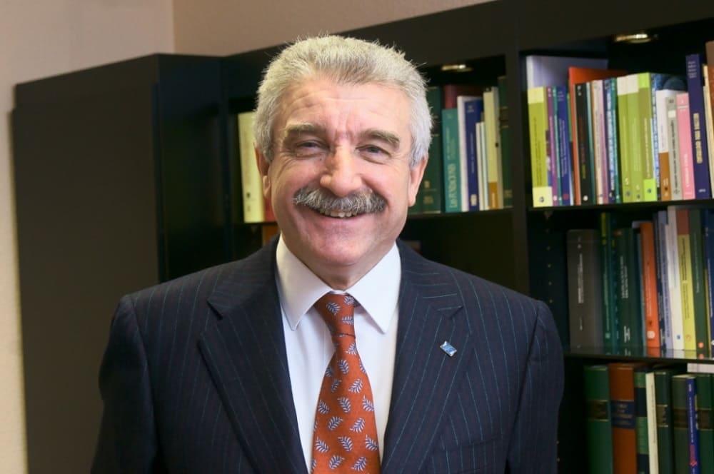 Miguel Ángel Cabra, secretario general de la PMP, en su despacho 