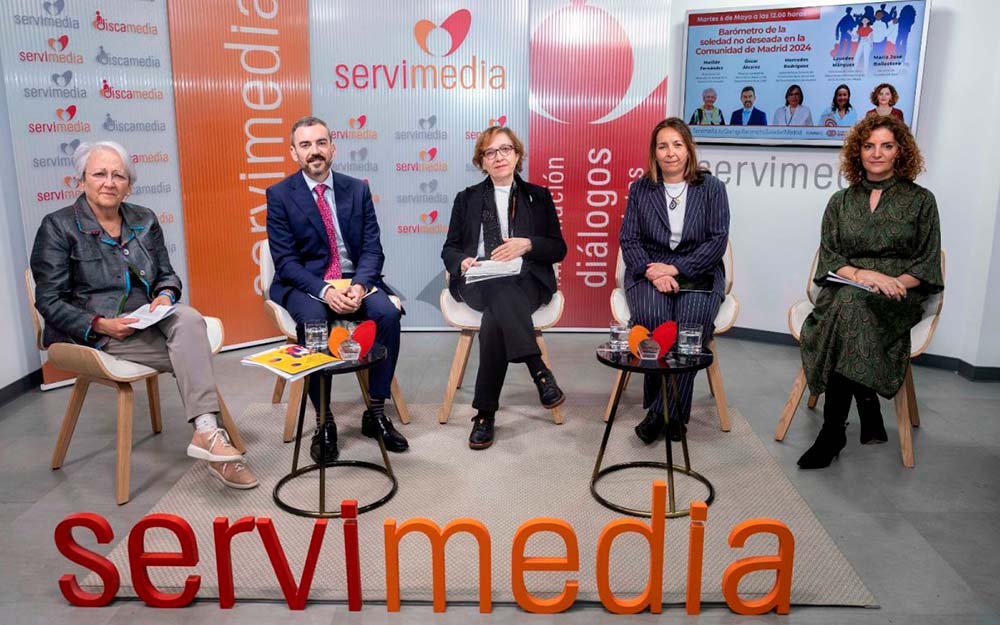 Según el Barómetro de la soledad no deseada en la Comunidad de Madrid 2024 Participantes en la mesa redonda de Servimedia