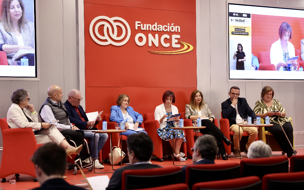 Foto familia mesa redonda