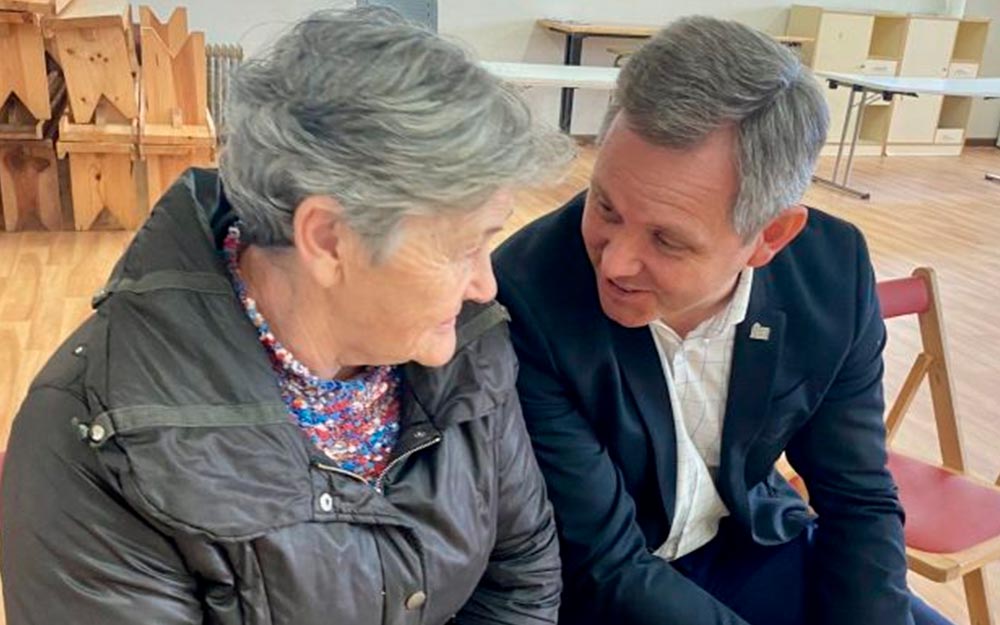 Las asociaciones de mayores le ponen deberes al sucesor de Darias, José Manuel Miñones Los mayores piden al nuevo ministro de Sanidad más geriatras y servicios que lleguen "a todos".