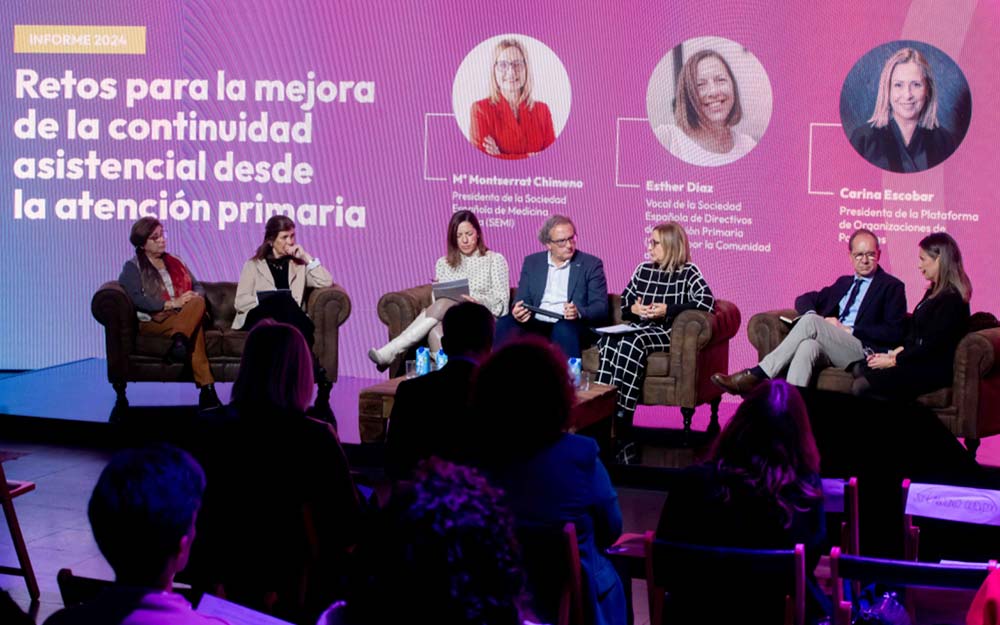 Destaca el actual déficit de financiación de la Atención Primaria y pide planes de cronicidad Mesa redonda durante el acto de presentación del informe