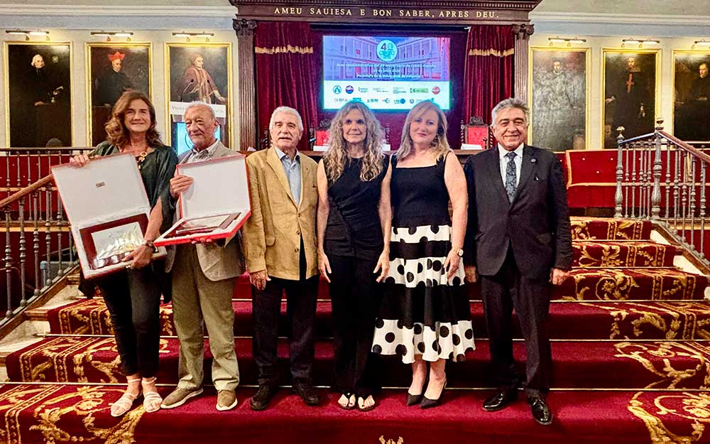 Foto de familia con los premiados