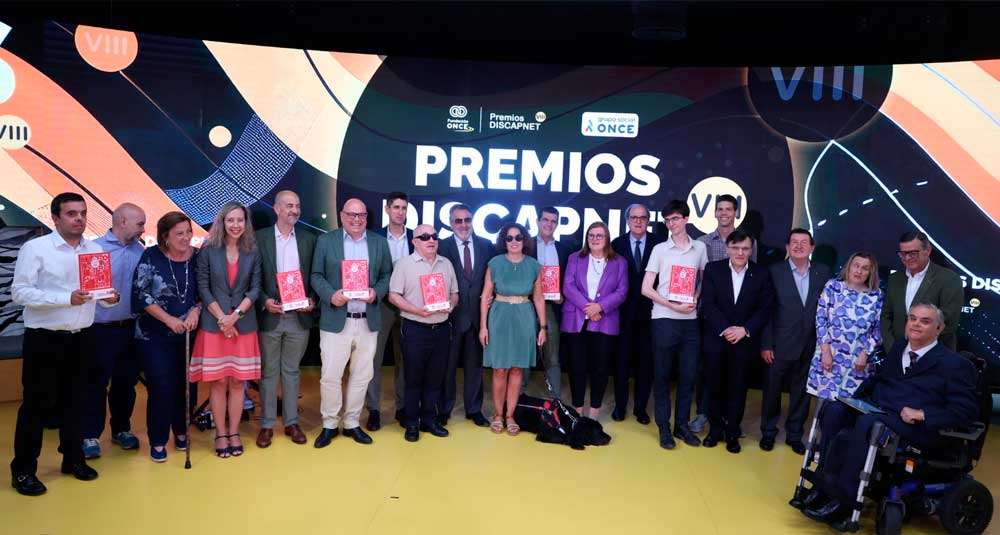 Foto de familia con los premiados