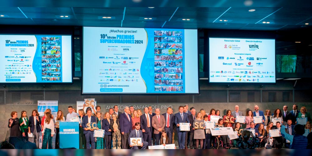 Se presentarón 185 candidaturas Foto de familia de la entrega de los Premios Supercuidadores 2024
