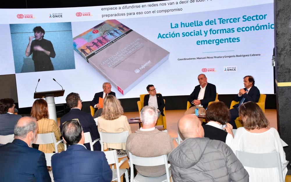 La PMP participa en uno de los capítulos del estudio | Foto: Paloma Bravo Un instante de la presenación del libro.