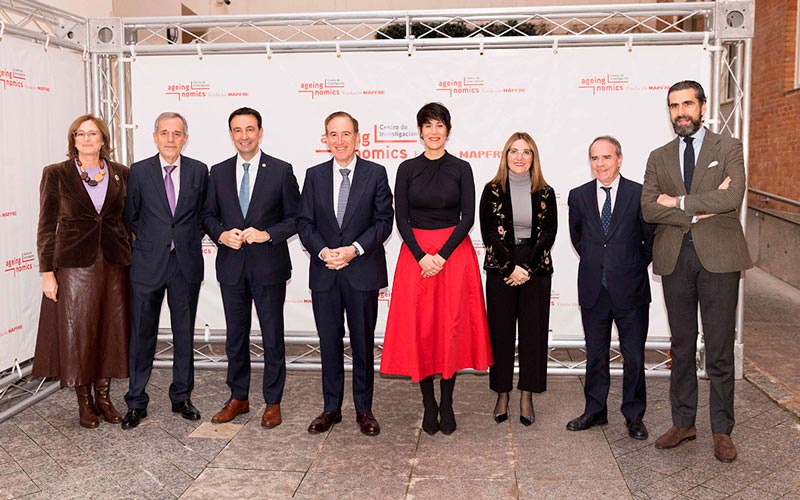 Foto de familia del acto de presentación del Mapa de Talento Sénior