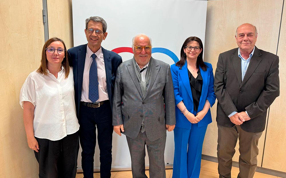 Participantes en la reunión con la DGT