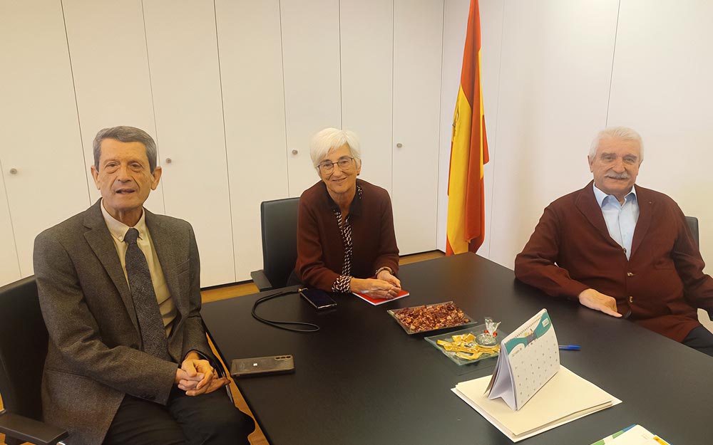 Ha mantenido una reunión con la Fiscal de Sala para la Protección de Personas con Discapacidad y Mayores Jesús Norberto Fernández, María José Segarra y Miguel Ángel Cabra de Luna durante la reunión