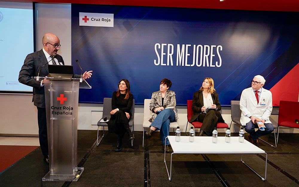 Celebró una jornada para abordar los retos que enfrenta el sector José Augusto García Navarro presenta a los ponentes de la jornada celebrada por la SEGG