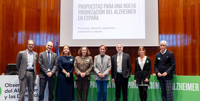 Urge a establecer un marco normativo para el abordaje integral del Alzheimer y otras demencias Foto de familia del acto de presentación del estudio