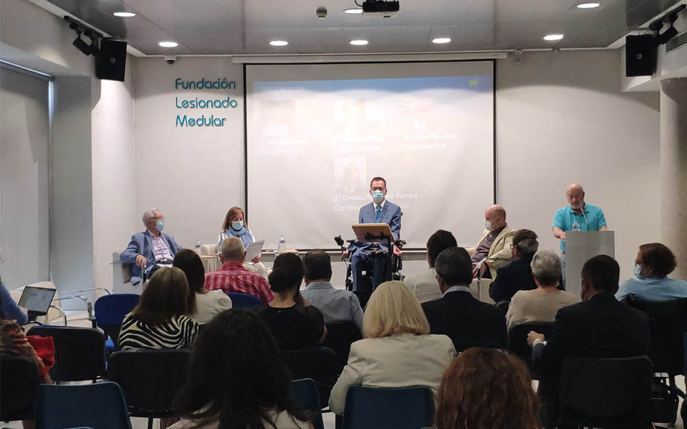 La jornada estuvo coorganizada por la PMP y la Fundación del Lesionado Medular. Celebración de la jornada 'La importancia de tender puentes: una mirada al envejecimiento activo en la discapacidad dentro de una sociedad cada vez más digitalizada' en la sede de la Fundación Lesionado Medular (FLM) en Madrid.