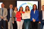 Foto de familia del acto de entrega de certificación de CEOMA a GSK.