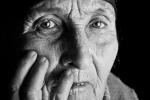 retrato de una mujer mayor