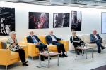 De izquierda a derecha, mesa moderada por Matilde Fernández, exministra de Asuntos Sociales, junto a 3 exdirectores del Imserso: Héctor Maravall, Ángel Rodríguez Castedo y Pilar Rodríguez, a la derecha Pablo Cobo, exsubdirector de Planificación