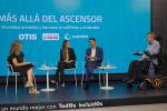 Un instante del acto de presentación del informe