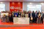 Foto de familia con los premiados