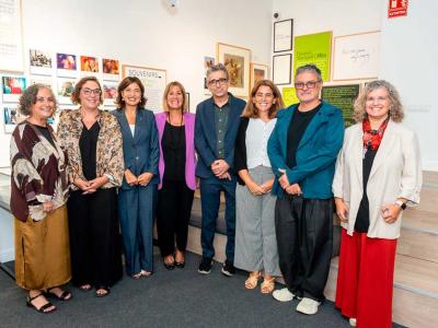 Foto de familia de las personalidades participantes en el acto de inauguración