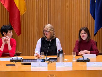 Elma Saiz, Mercè Perea y Sira Rego durante la clausura de la jornada