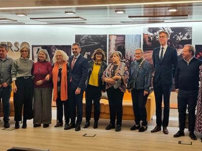 Foto de familia de los participantes en la jornada