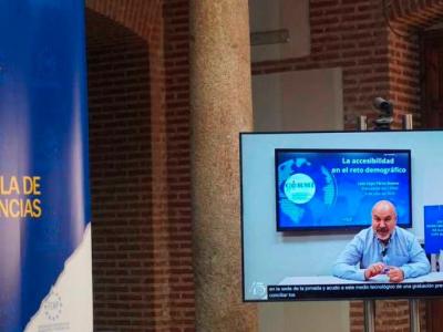 Luis Cayo Pérez Bueno durante su intervención en la jornada de la FEMP