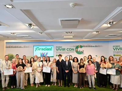 Foto de familia de los participantes en la jornada