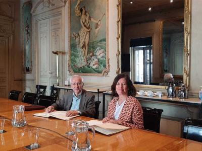 Firma del protocolo general de actuación entre la PMP y la AEPD.