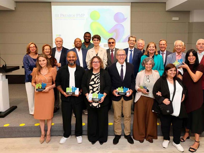Foto de familia con los premiados