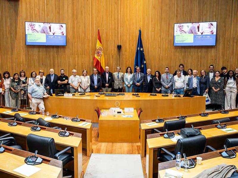 Foto de familia de la Jornada sobre la Convención ONU de Derechos de las Personas Mayore celebrada por la PMP en el Congreso de los Diputados