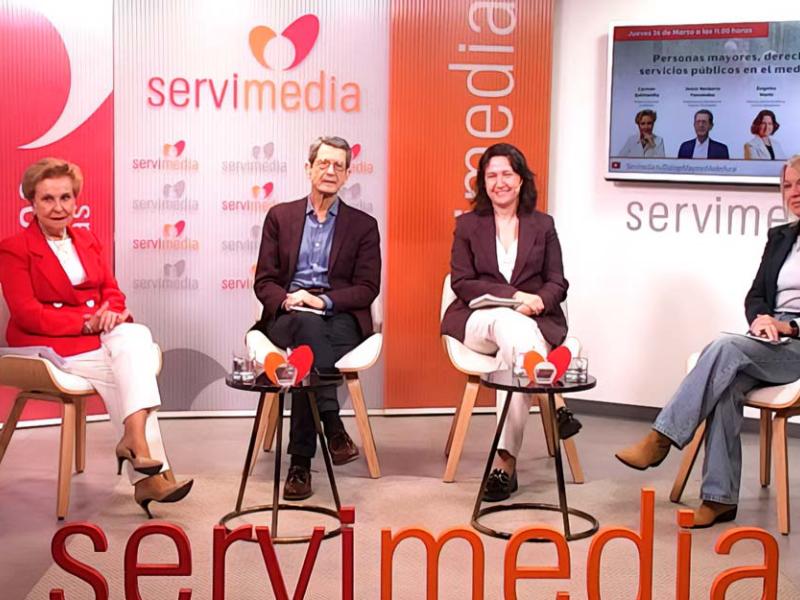 Participantes en el debate en el estudio de Servimedia TV