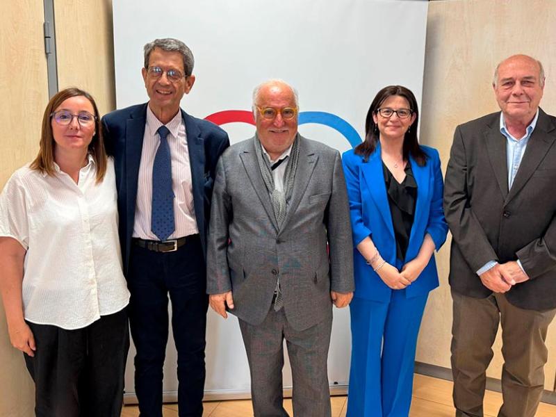 Participantes en la reunión con la DGT
