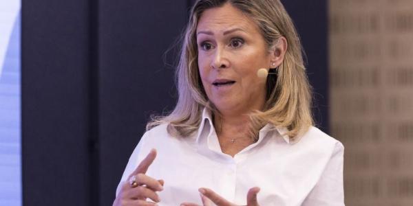 Carina Escobar, presidenta de la POP