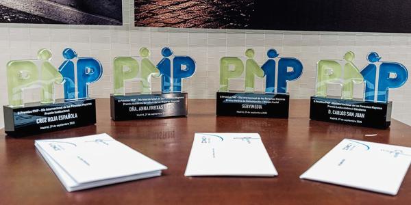 Trofeos de la segunda edición de los Premios PMP