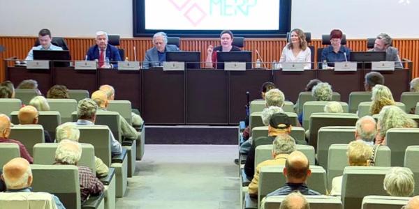 Mesa de ponentes en el debate celebrado en el Congreso