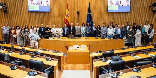 Foto de familia con los participantes en la jornada