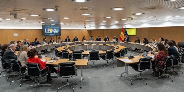 Un instante de la reunión del Foro de Inclusión Financiera celebrada en el Ministerio de Economía