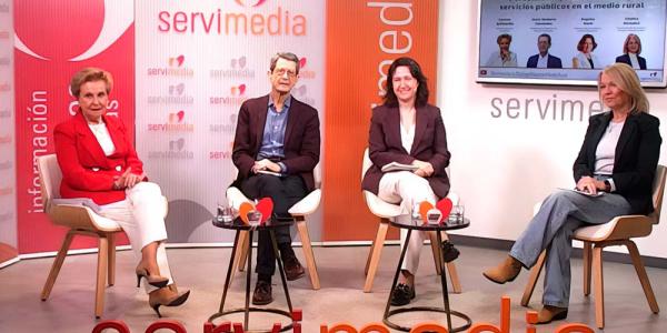 Participantes en el debate en el estudio de Servimedia TV
